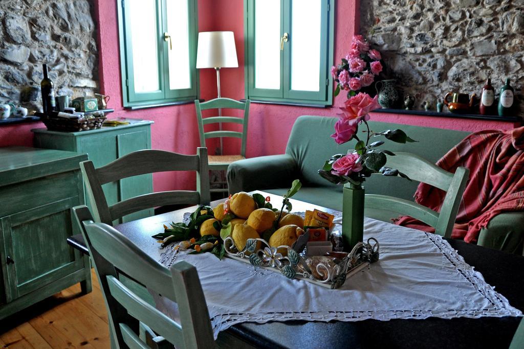 Ca Dei Conti Villa San Bartolomeo Al Mare Room photo